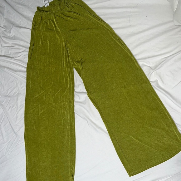 Green Set - Picture 3 of 3